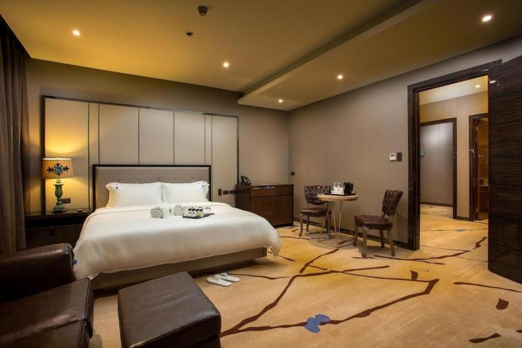 Lotus Blu Hotel Legazpi Eksteriør bilde