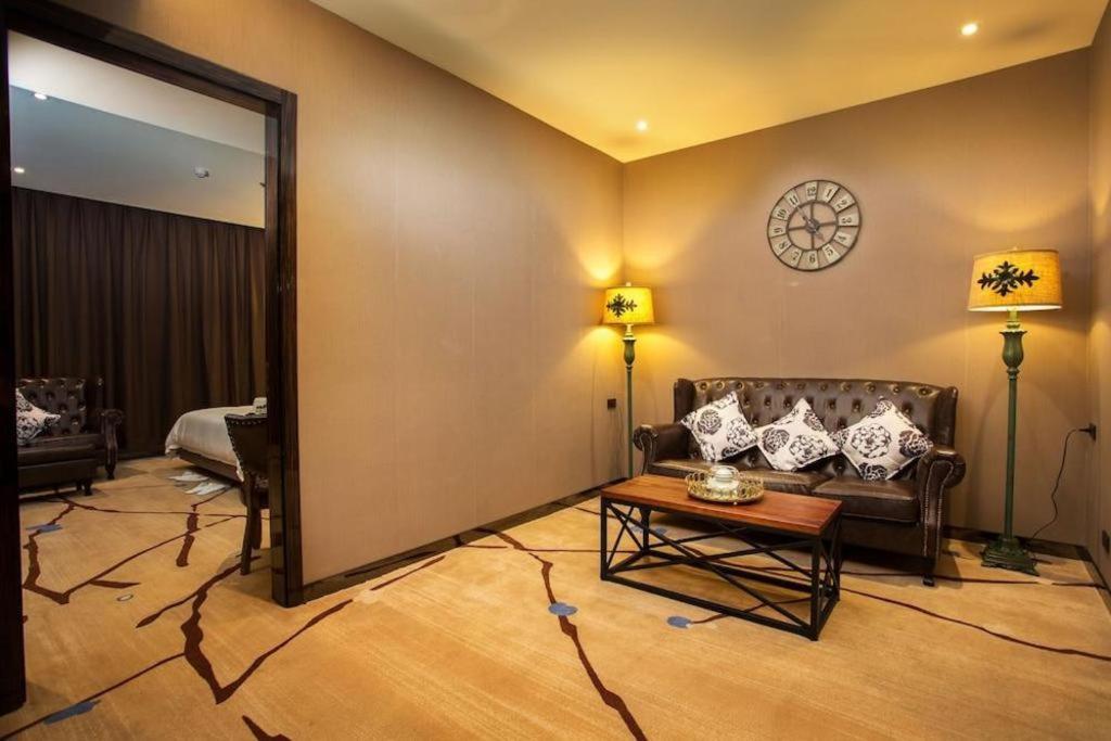 Lotus Blu Hotel Legazpi Eksteriør bilde