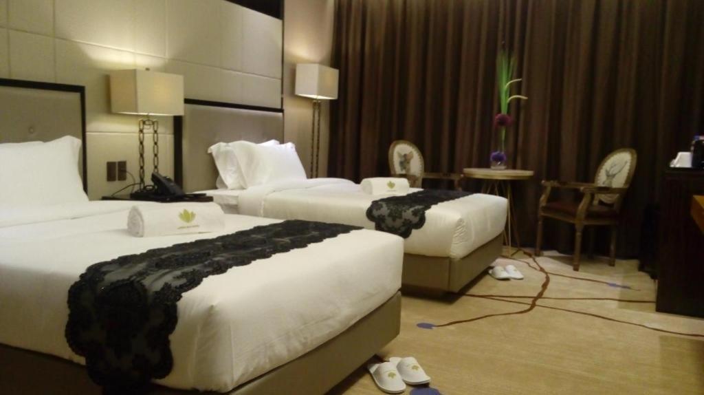 Lotus Blu Hotel Legazpi Eksteriør bilde