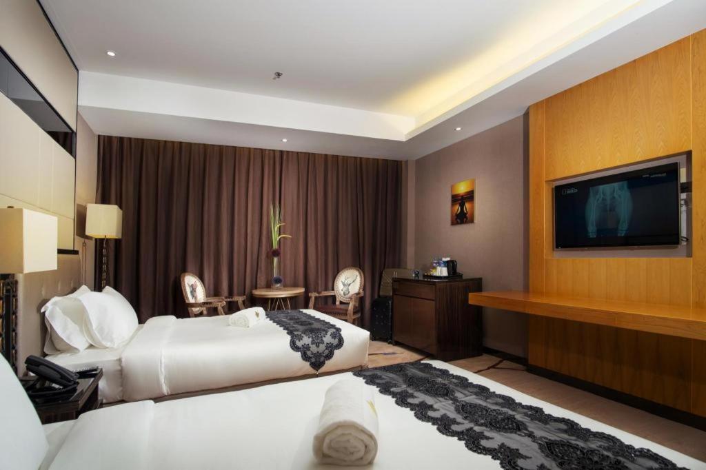 Lotus Blu Hotel Legazpi Eksteriør bilde