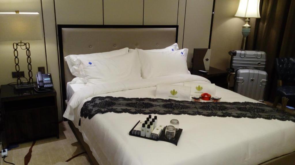 Lotus Blu Hotel Legazpi Eksteriør bilde