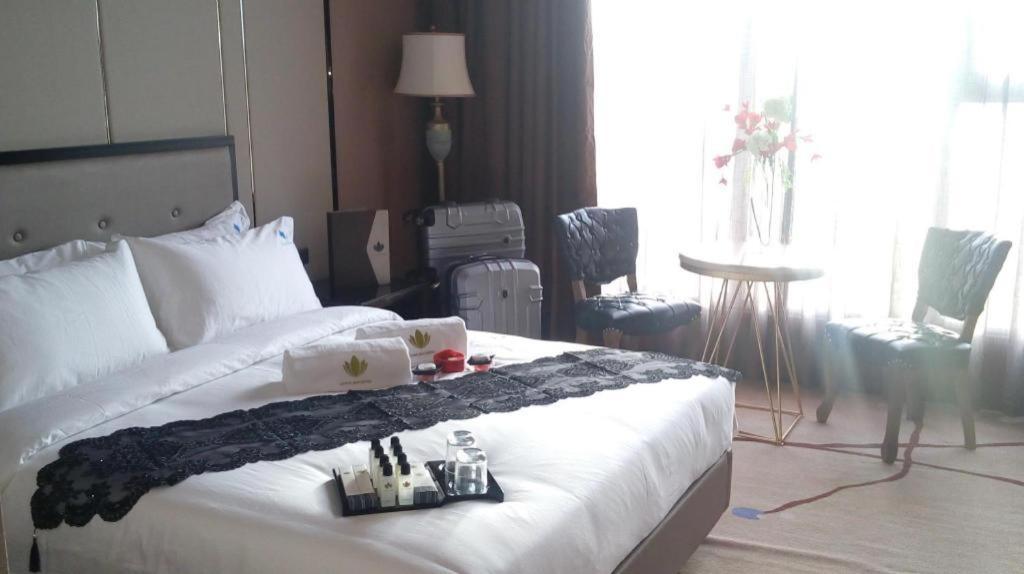 Lotus Blu Hotel Legazpi Eksteriør bilde