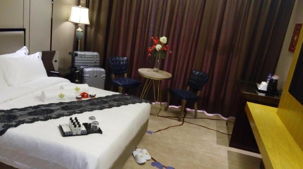 Lotus Blu Hotel Legazpi Eksteriør bilde