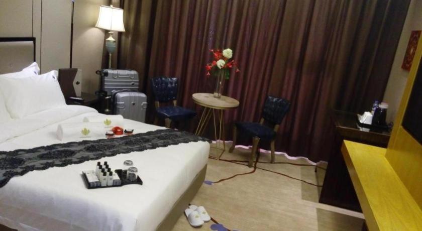 Lotus Blu Hotel Legazpi Eksteriør bilde