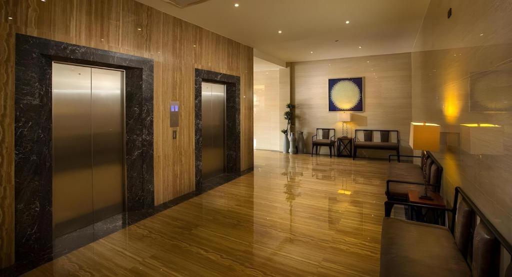 Lotus Blu Hotel Legazpi Eksteriør bilde